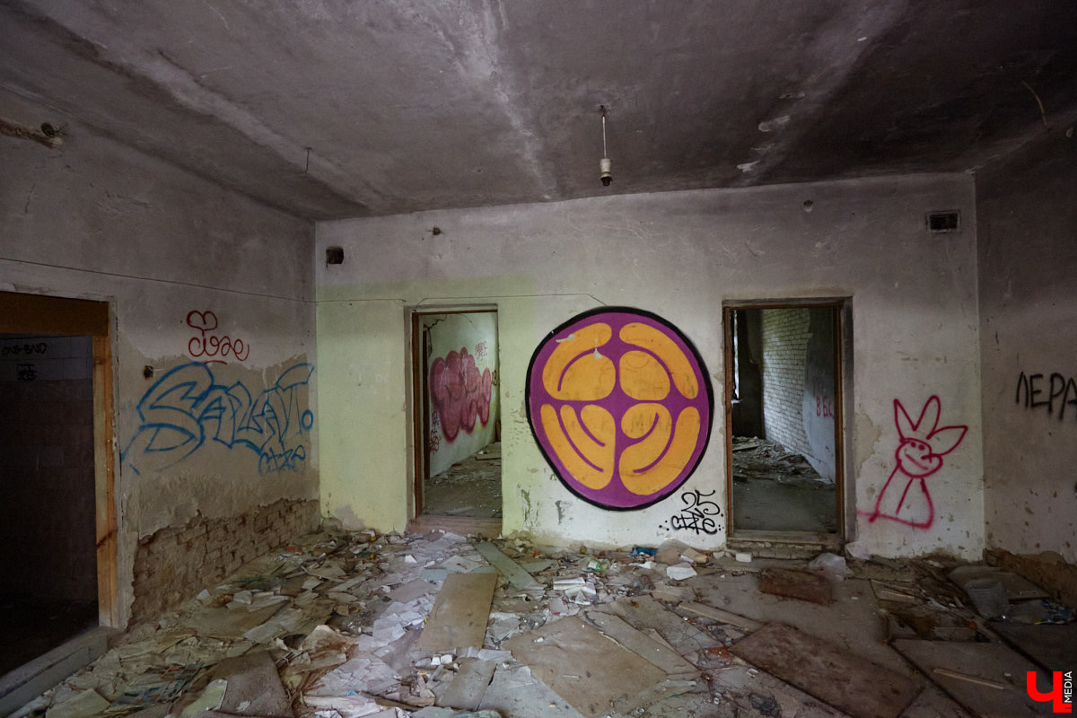 В скором времени город лишится сразу пяти домов. У многих из них довольно внушительная история, которая канет в Лету вместе со своими деревянными и кирпичными хранителями. Что же пустят под ковш в ближайшие месяцы, выяснил «Ключ-Медиа».