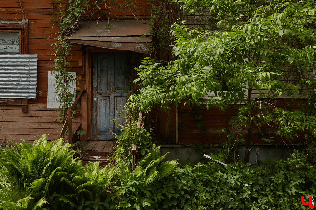 В скором времени город лишится сразу пяти домов. У многих из них довольно внушительная история, которая канет в Лету вместе со своими деревянными и кирпичными хранителями. Что же пустят под ковш в ближайшие месяцы, выяснил «Ключ-Медиа».