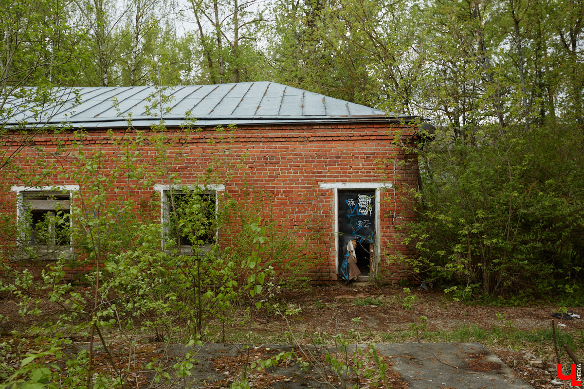 В скором времени город лишится сразу пяти домов. У многих из них довольно внушительная история, которая канет в Лету вместе со своими деревянными и кирпичными хранителями. Что же пустят под ковш в ближайшие месяцы, выяснил «Ключ-Медиа».