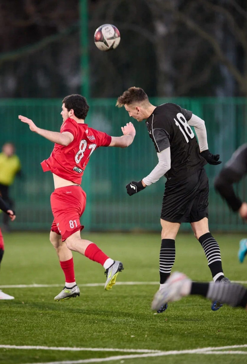 За свою карьеру только во владимирском «Торпедо» он провел 475 официальных игр, забив 53 гола. Победы, поражения, травмы, медали, смена команд — чего только не было за это время! Сейчас Иван Каратыгин директор футбольного клуба, за который выступал с начала своей карьеры, «Торпедо-Владимир». Пришла его очередь найти ответы на неудобные вопросы «Ключ-Медиа».