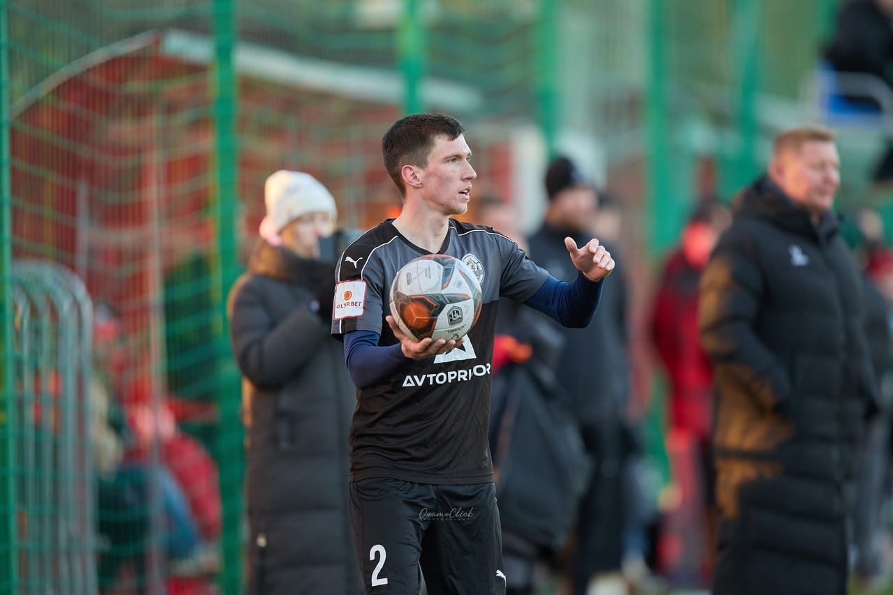 За свою карьеру только во владимирском «Торпедо» он провел 475 официальных игр, забив 53 гола. Победы, поражения, травмы, медали, смена команд — чего только не было за это время! Сейчас Иван Каратыгин директор футбольного клуба, за который выступал с начала своей карьеры, «Торпедо-Владимир». Пришла его очередь найти ответы на неудобные вопросы «Ключ-Медиа».