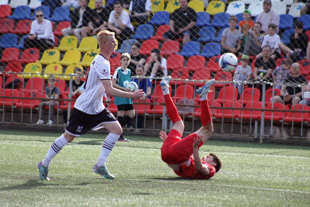 За свою карьеру только во владимирском «Торпедо» он провел 475 официальных игр, забив 53 гола. Победы, поражения, травмы, медали, смена команд — чего только не было за это время! Сейчас Иван Каратыгин директор футбольного клуба, за который выступал с начала своей карьеры, «Торпедо-Владимир». Пришла его очередь найти ответы на неудобные вопросы «Ключ-Медиа».