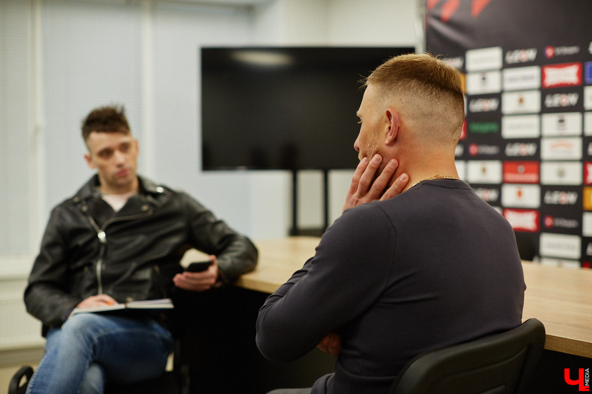 За свою карьеру только во владимирском «Торпедо» он провел 475 официальных игр, забив 53 гола. Победы, поражения, травмы, медали, смена команд — чего только не было за это время! Сейчас Иван Каратыгин директор футбольного клуба, за который выступал с начала своей карьеры, «Торпедо-Владимир». Пришла его очередь найти ответы на неудобные вопросы «Ключ-Медиа».