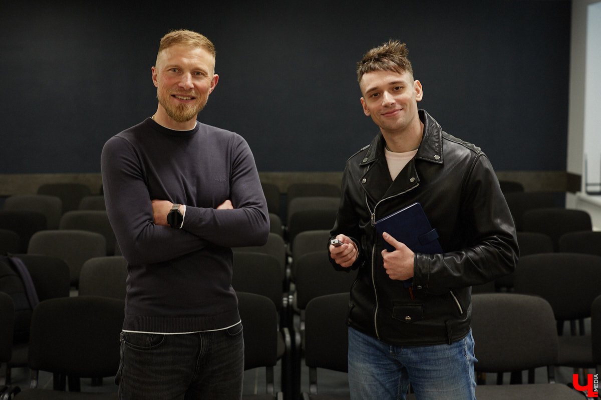 За свою карьеру только во владимирском «Торпедо» он провел 475 официальных игр, забив 53 гола. Победы, поражения, травмы, медали, смена команд — чего только не было за это время! Сейчас Иван Каратыгин директор футбольного клуба, за который выступал с начала своей карьеры, «Торпедо-Владимир». Пришла его очередь найти ответы на неудобные вопросы «Ключ-Медиа».