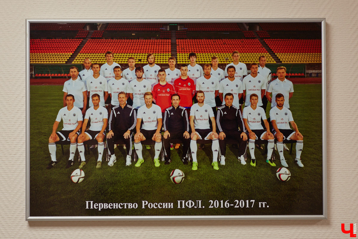 За свою карьеру только во владимирском «Торпедо» он провел 475 официальных игр, забив 53 гола. Победы, поражения, травмы, медали, смена команд — чего только не было за это время! Сейчас Иван Каратыгин директор футбольного клуба, за который выступал с начала своей карьеры, «Торпедо-Владимир». Пришла его очередь найти ответы на неудобные вопросы «Ключ-Медиа».