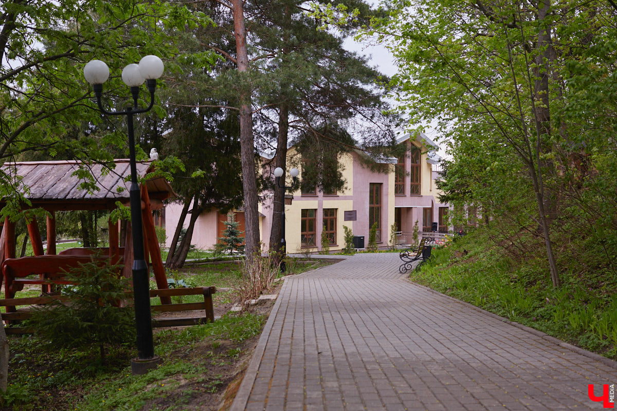 Вы уже определились с планами на выходные? Если нет, то подскажем несколько стоящих вариантов, где их провести. Журналисты программы «Доброе утро» составили топ лучших речных маршрутов и мест для фотосессии в окружении цветов, куда попали сразу две точки на карте 33-го региона.