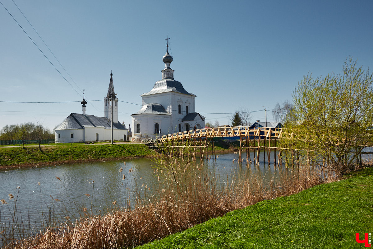 Вы уже определились с планами на выходные? Если нет, то подскажем несколько стоящих вариантов, где их провести. Журналисты программы «Доброе утро» составили топ лучших речных маршрутов и мест для фотосессии в окружении цветов, куда попали сразу две точки на карте 33-го региона.