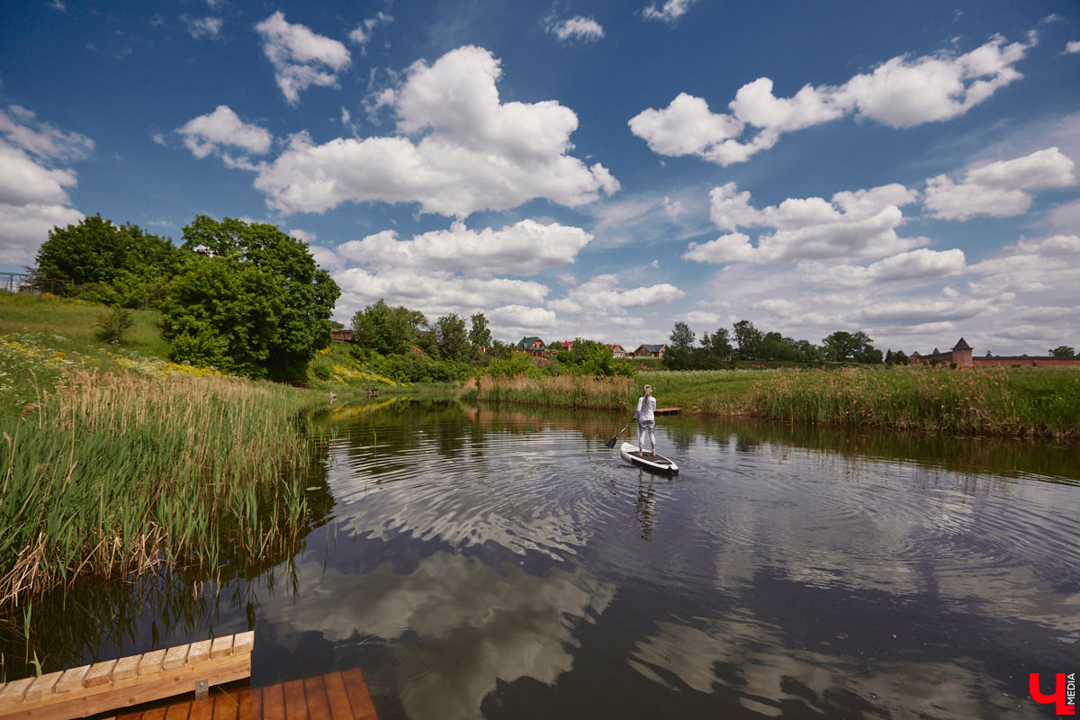 Вы уже определились с планами на выходные? Если нет, то подскажем несколько стоящих вариантов, где их провести. Журналисты программы «Доброе утро» составили топ лучших речных маршрутов и мест для фотосессии в окружении цветов, куда попали сразу две точки на карте 33-го региона.