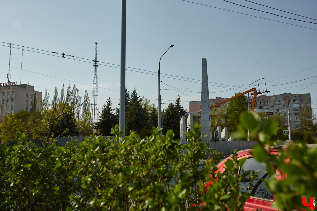 Во Владимире определились с местом установки памятника Юрию Долгорукому. Мало того, бронзовая скульптура может появиться в городе до конца этого года. Также стала известна судьба монумента князю Владимиру на смотровой площадке и примерные сроки открытия стелы на Мира. Обо всем рассказываем в статье!