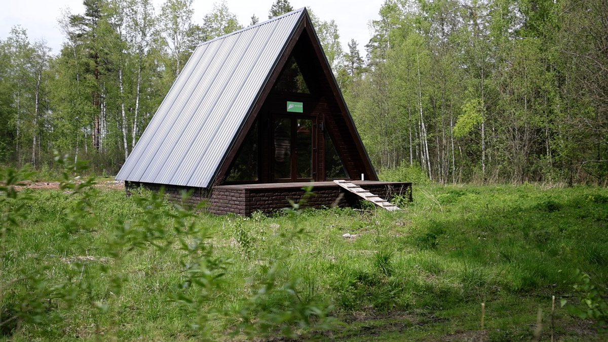 Куда отправиться на длительную летнюю прогулку, не покидая пределы 33-го региона? Готовы поделиться идеями. Если вам по душе уединение и тишина, предлагаем отметить на карте сразу две точки, куда непременно стоит отправиться, чтобы вдоволь насладиться свежим воздухом, щебетанием птиц и зеленью, столь отрадной для глаз. Речь о пеших экологических тропах.