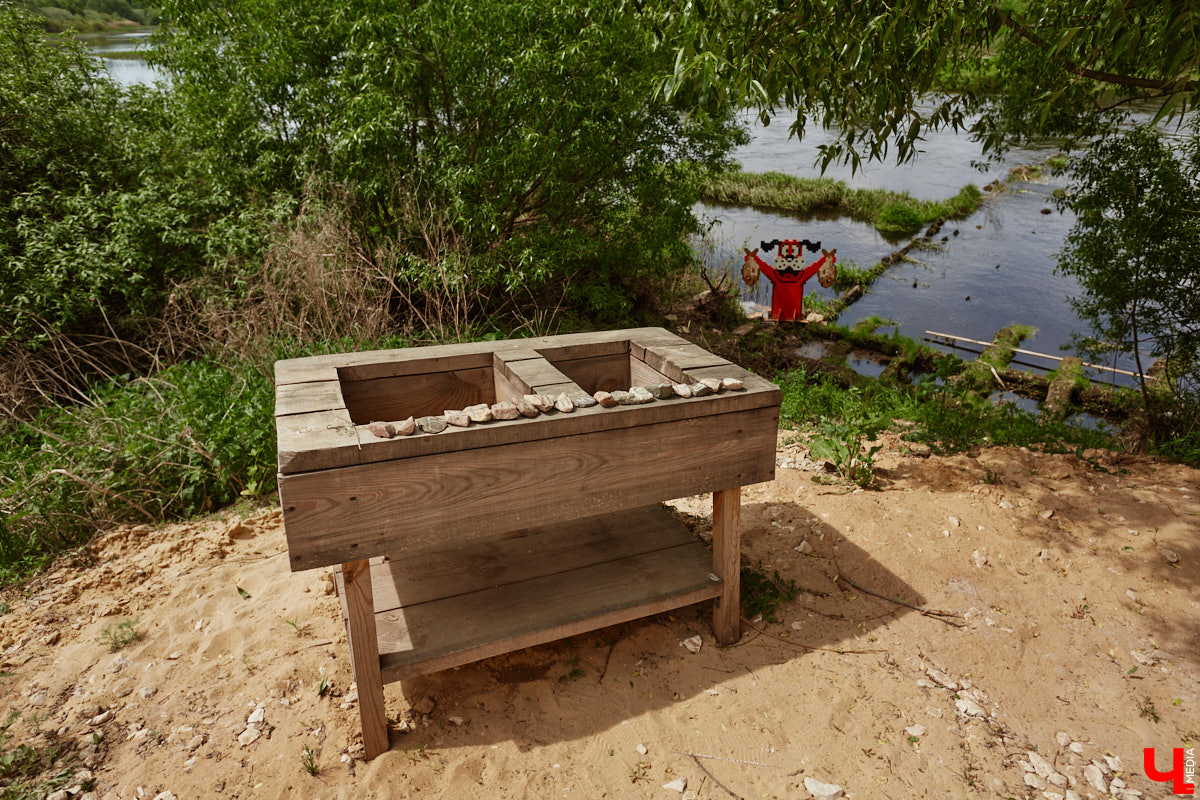 Не раз доказывали, что заброшка может стать точкой притяжения. Яркий тому пример — руины, оставшиеся от ГЭС, в селе Заполицы. Силами креативно мыслящих людей их превратили в арт-пространство. «Ключ-Медиа» пообщался с местным куратором Анастасией Вавиловой и узнал, кому и для чего сюда также стоит заглянуть.