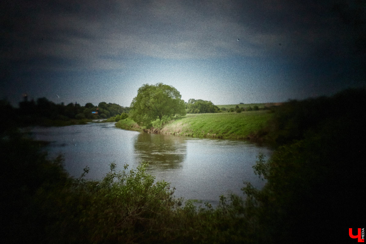 Не раз доказывали, что заброшка может стать точкой притяжения. Яркий тому пример — руины, оставшиеся от ГЭС, в селе Заполицы. Силами креативно мыслящих людей их превратили в арт-пространство. «Ключ-Медиа» пообщался с местным куратором Анастасией Вавиловой и узнал, кому и для чего сюда также стоит заглянуть.