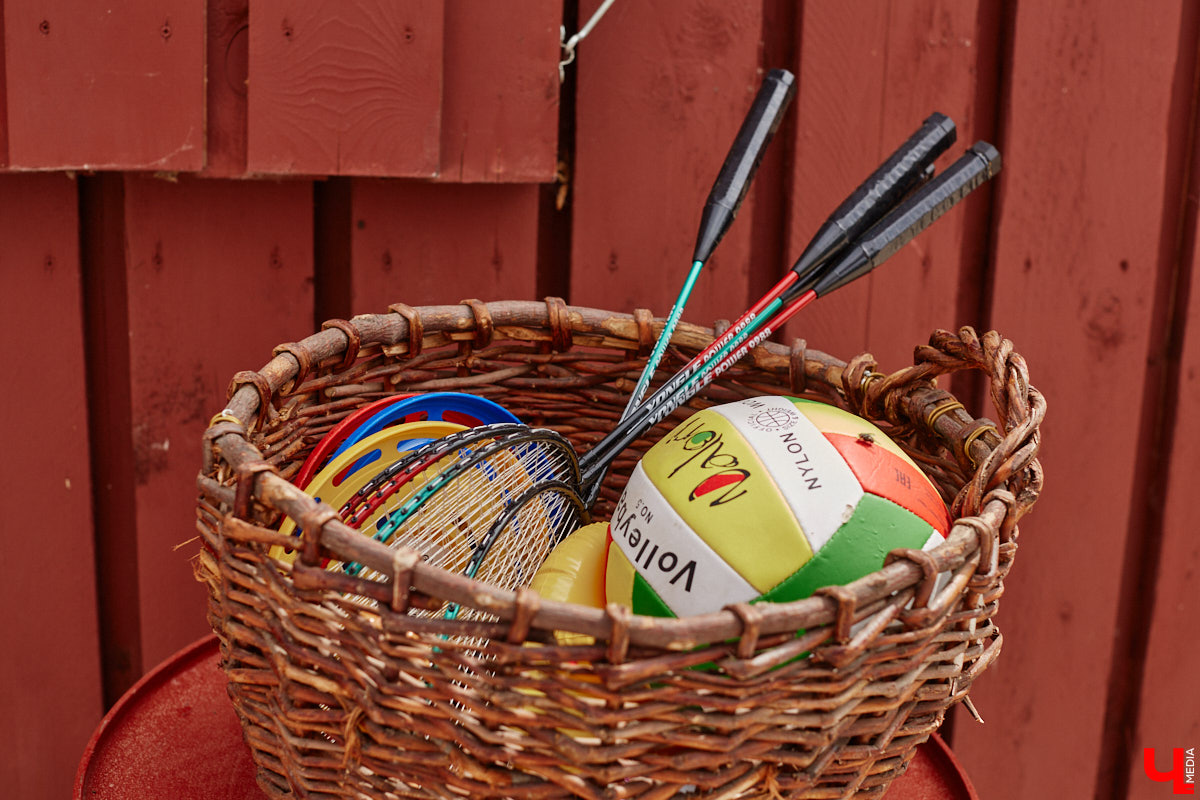 Не раз доказывали, что заброшка может стать точкой притяжения. Яркий тому пример — руины, оставшиеся от ГЭС, в селе Заполицы. Силами креативно мыслящих людей их превратили в арт-пространство. «Ключ-Медиа» пообщался с местным куратором Анастасией Вавиловой и узнал, кому и для чего сюда также стоит заглянуть.