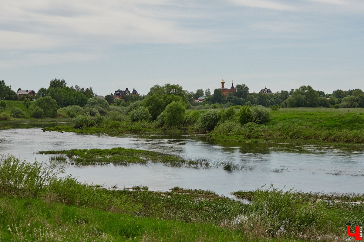 Не раз доказывали, что заброшка может стать точкой притяжения. Яркий тому пример — руины, оставшиеся от ГЭС, в селе Заполицы. Силами креативно мыслящих людей их превратили в арт-пространство. «Ключ-Медиа» пообщался с местным куратором Анастасией Вавиловой и узнал, кому и для чего сюда также стоит заглянуть.