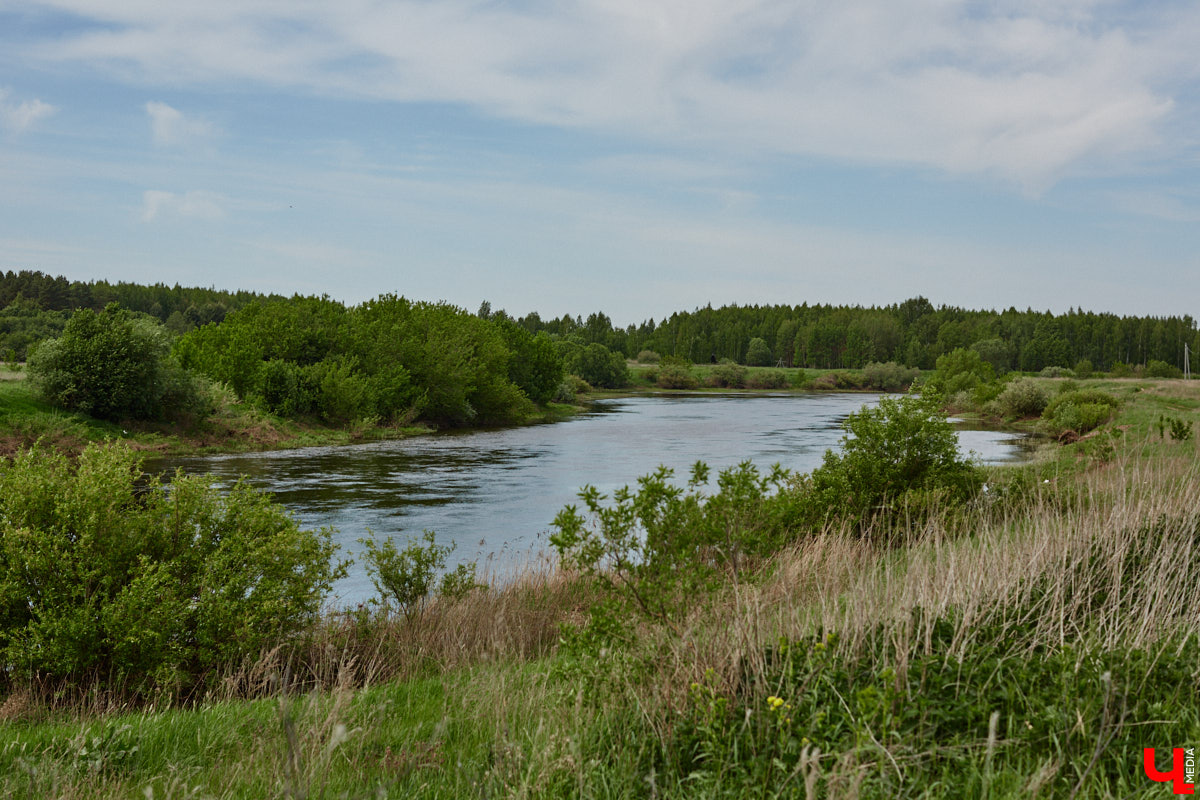 Не раз доказывали, что заброшка может стать точкой притяжения. Яркий тому пример — руины, оставшиеся от ГЭС, в селе Заполицы. Силами креативно мыслящих людей их превратили в арт-пространство. «Ключ-Медиа» пообщался с местным куратором Анастасией Вавиловой и узнал, кому и для чего сюда также стоит заглянуть.