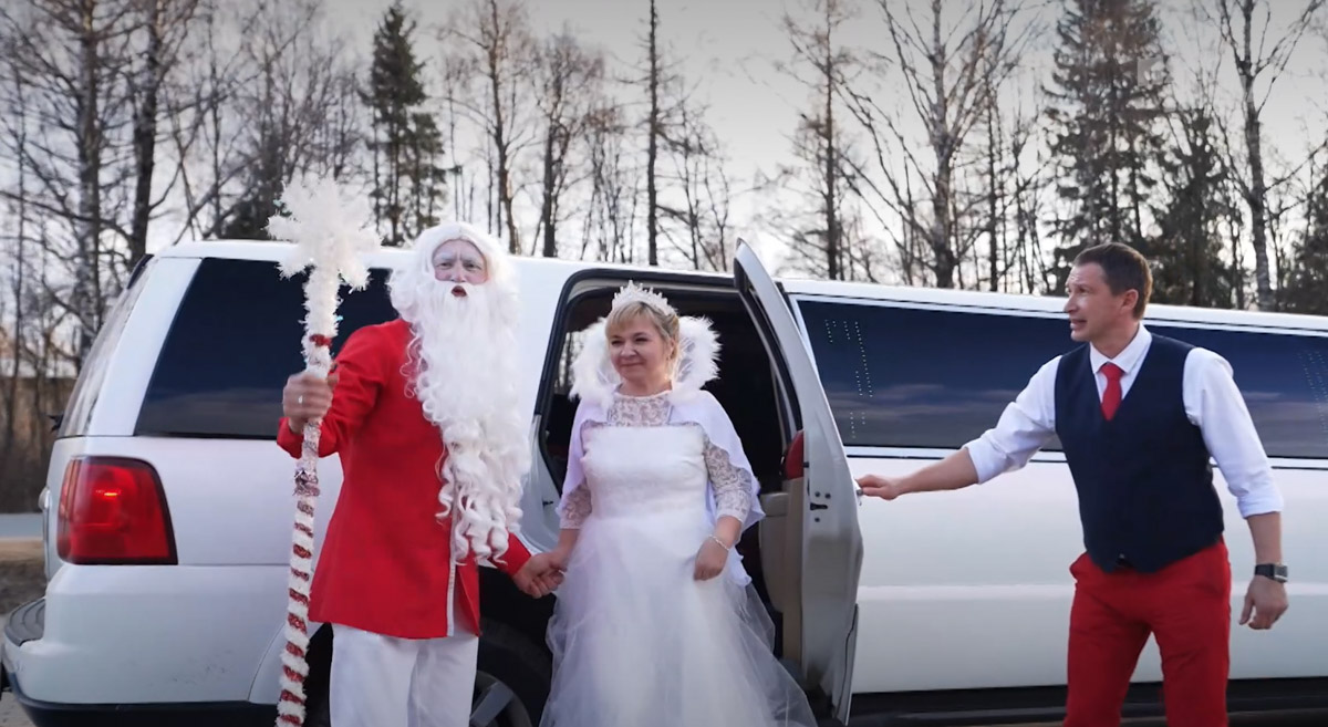 На прошлой неделе владимирские зрители реалити-шоу «Четыре свадьбы» от телеканала «Пятница» затаив дыхание следили за напряженной борьбой четырех семейных пар. Еще бы! В числе претендентов на главный приз — романтическое путешествие — оказались Елена и Доброслав Белояровы из столицы 33-го региона, представшие на торжестве в образах сказочных персонажей.