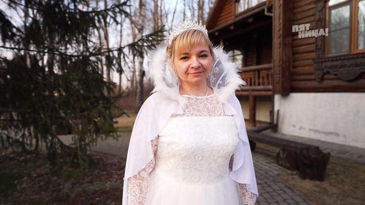 На прошлой неделе владимирские зрители реалити-шоу «Четыре свадьбы» от телеканала «Пятница» затаив дыхание следили за напряженной борьбой четырех семейных пар. Еще бы! В числе претендентов на главный приз — романтическое путешествие — оказались Елена и Доброслав Белояровы из столицы 33-го региона, представшие на торжестве в образах сказочных персонажей.