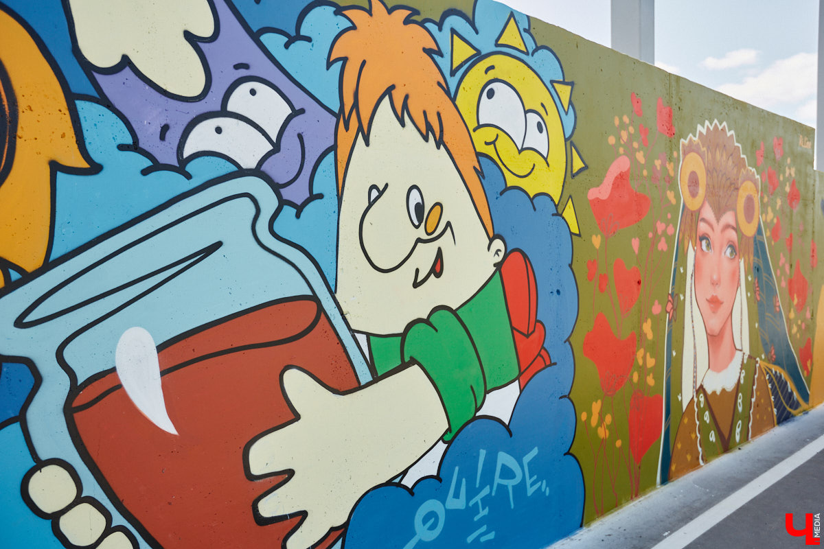 Теперь и на Рпенской магистрали есть своя достопримечательность. Недавно уличные художники превратили серую стену из бетона в арт-забор. Объект покрыли семь качественных работ, радующих взор узнаваемыми персонажами и креативными форматами. Подробнее о каждой из них — в фоторепортаже «Ключ-Медиа».