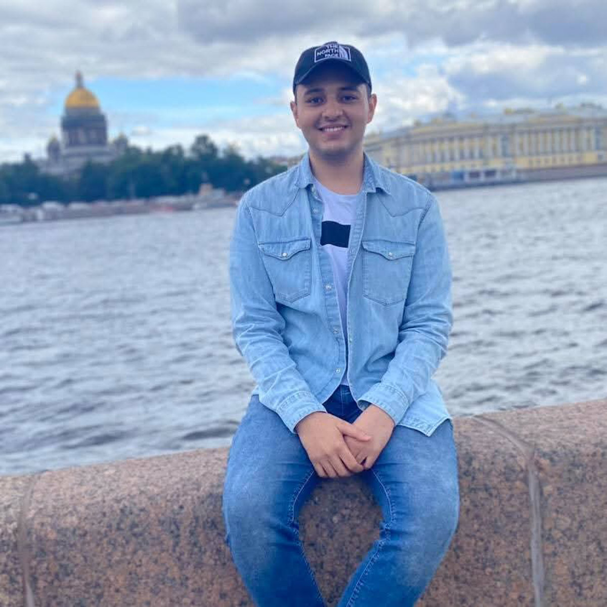 Многие мечтают в корне изменить свою жизнь, однако на реальные поступки готовы единицы. Например, отправиться за дипломом на соседний материк. И оказывается, Владимир не менее привлекателен в этом плане, чем российские мегаполисы. Мы поговорили с семью студентами из других стран о том, как им живется в столице 33-го региона.