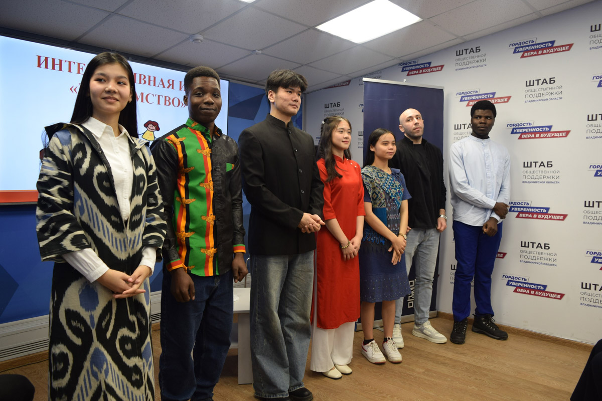 Многие мечтают в корне изменить свою жизнь, однако на реальные поступки готовы единицы. Например, отправиться за дипломом на соседний материк. И оказывается, Владимир не менее привлекателен в этом плане, чем российские мегаполисы. Мы поговорили с семью студентами из других стран о том, как им живется в столице 33-го региона.