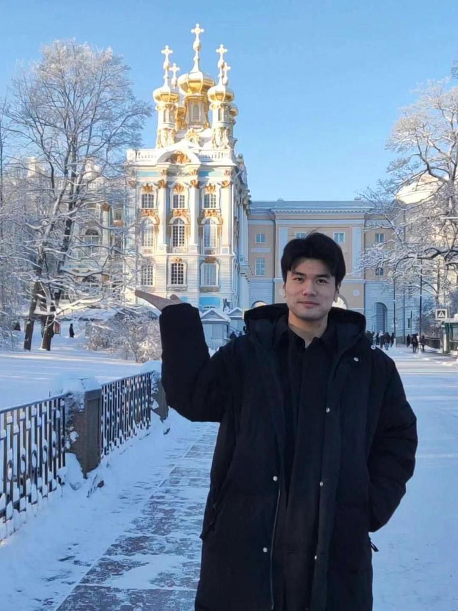 Многие мечтают в корне изменить свою жизнь, однако на реальные поступки готовы единицы. Например, отправиться за дипломом на соседний материк. И оказывается, Владимир не менее привлекателен в этом плане, чем российские мегаполисы. Мы поговорили с семью студентами из других стран о том, как им живется в столице 33-го региона.