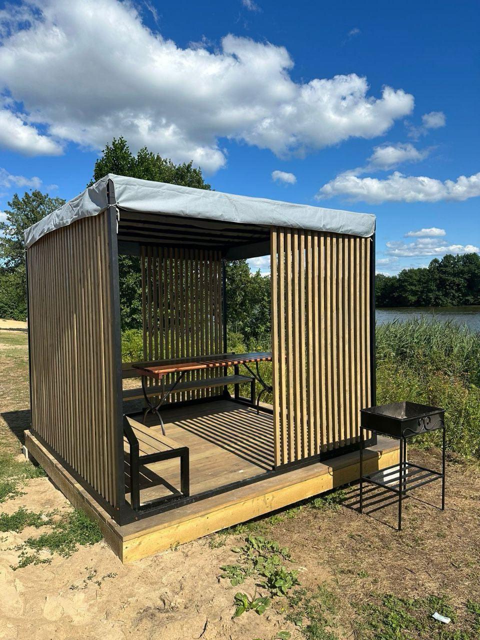 В июне всего в получасе езды от Владимира откроется новый обустроенный пляж. И он обещает стать одним из самых востребованных у любителей отдыха у воды. Чем удивит береговая линия озера Запольское в Камешковском районе и предусмотрен ли свободный доступ на территорию? Обсудили с руководителем проекта благоустройства.