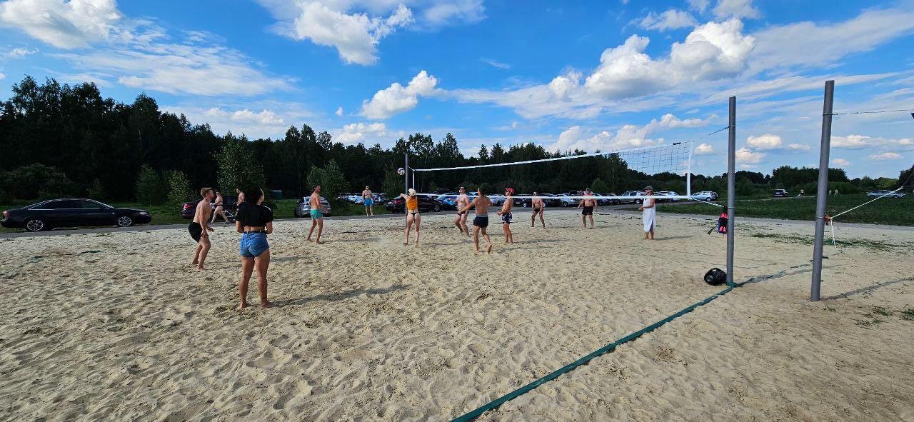 В июне всего в получасе езды от Владимира откроется новый обустроенный пляж. И он обещает стать одним из самых востребованных у любителей отдыха у воды. Чем удивит береговая линия озера Запольское в Камешковском районе и предусмотрен ли свободный доступ на территорию? Обсудили с руководителем проекта благоустройства.