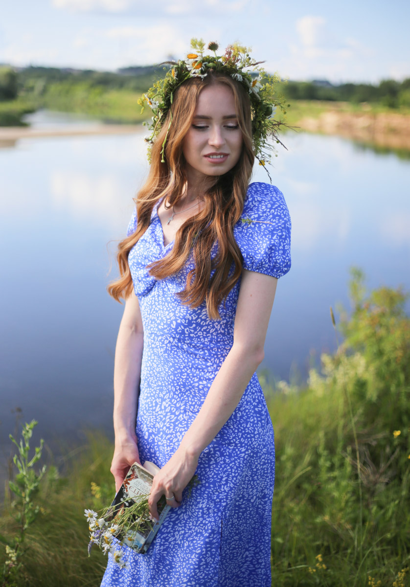 Лето — самое время делать красивые снимки. И если к кадрам в купальниках погода явно не располагает, фотосессия в цветах послужит отличной альтернативой. Главное, найти подходящее место. Вариантов немало: от Патриаршего сада, где одни оттенки сменяют другие, до поля с люпинами. «Ключ-Медиа» собрал топ-5 самых благоухающих локаций.