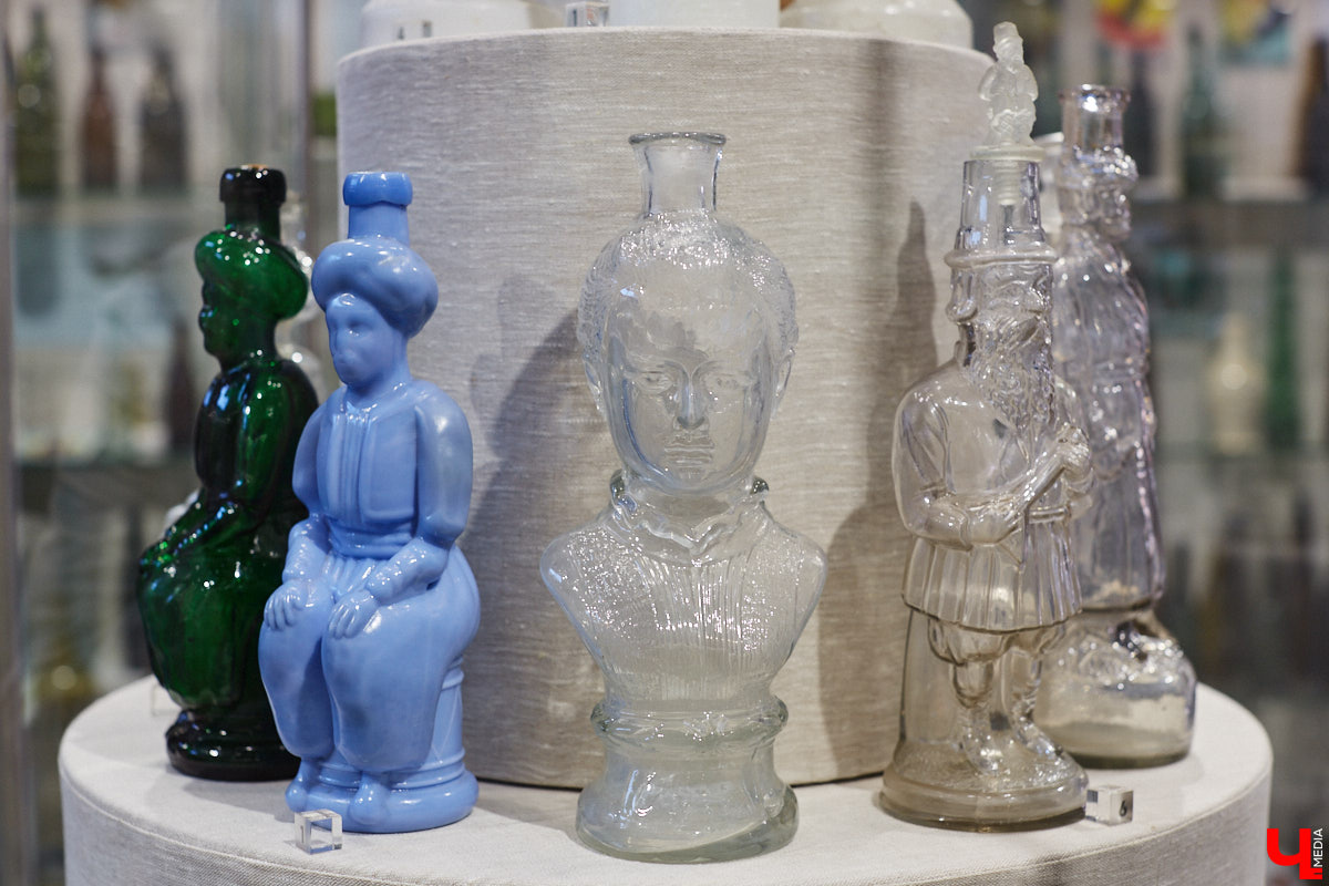 Вы когда-нибудь задумывались, сколько загадок может таить обычная стеклянная бутылка или конфетница? В Суздале есть место, где эти тайны оживают, — музей «Время и стекло». Посетителей ждут сотни удивительных историй, благодаря чему экскурсия превращается в увлекательное путешествие по векам.