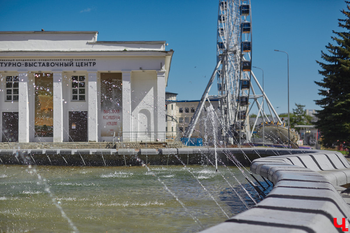 Приближается одно из самых ярких событий лета во Владимире — День молодежи! В 2025 году праздник пройдет 28 июня в Центральном парке. Развлекательная программа начнется там с самого утра. Что интересного приготовили для жителей города и кто стал хедлайнером в этом году — в материале «Ключ-Медиа».