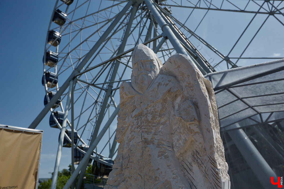 Приближается одно из самых ярких событий лета во Владимире — День молодежи! В 2025 году праздник пройдет 28 июня в Центральном парке. Развлекательная программа начнется там с самого утра. Что интересного приготовили для жителей города и кто стал хедлайнером в этом году — в материале «Ключ-Медиа».