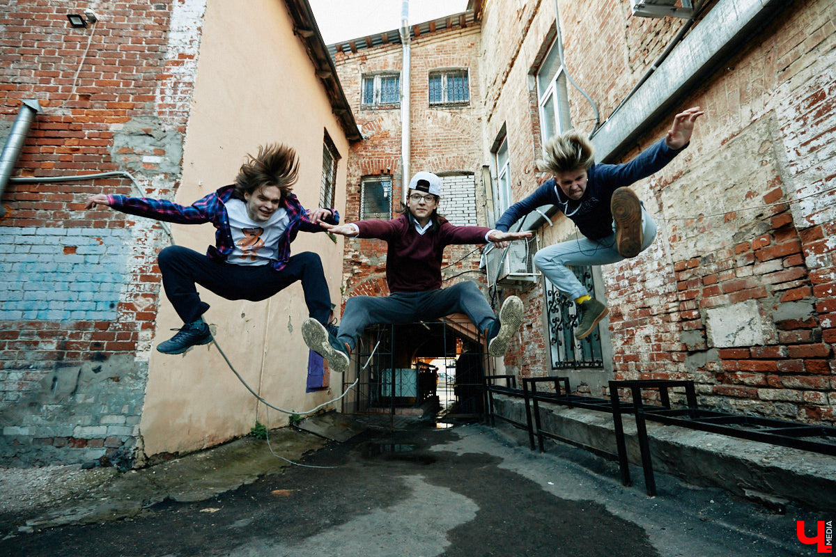 Приближается одно из самых ярких событий лета во Владимире — День молодежи! В 2025 году праздник пройдет 28 июня в Центральном парке. Развлекательная программа начнется там с самого утра. Что интересного приготовили для жителей города и кто стал хедлайнером в этом году — в материале «Ключ-Медиа».