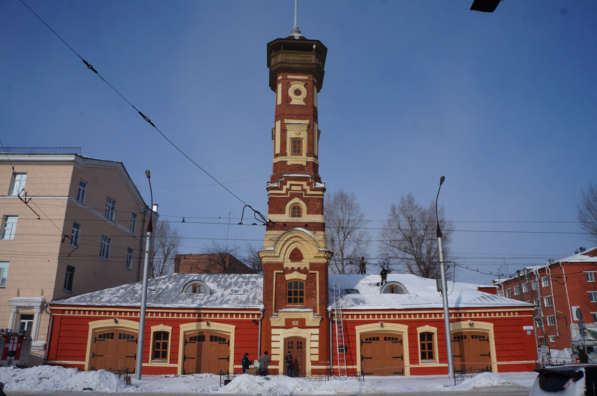 Башен существует великое множество, но одними из самых впечатляющих остаются пожарные каланчи. Исторические сооружения, возведенные зачастую из красного кирпича, видны издалека. Зацепили они и взгляд архитектора Анастасии Егоровой из Владимира. Она собрала целую коллекцию подобных жемчужин в поездках по России.