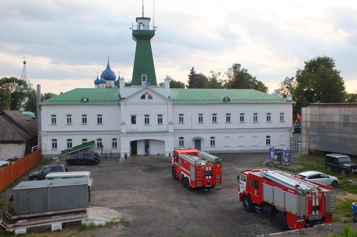 Башен существует великое множество, но одними из самых впечатляющих остаются пожарные каланчи. Исторические сооружения, возведенные зачастую из красного кирпича, видны издалека. Зацепили они и взгляд архитектора Анастасии Егоровой из Владимира. Она собрала целую коллекцию подобных жемчужин в поездках по России.