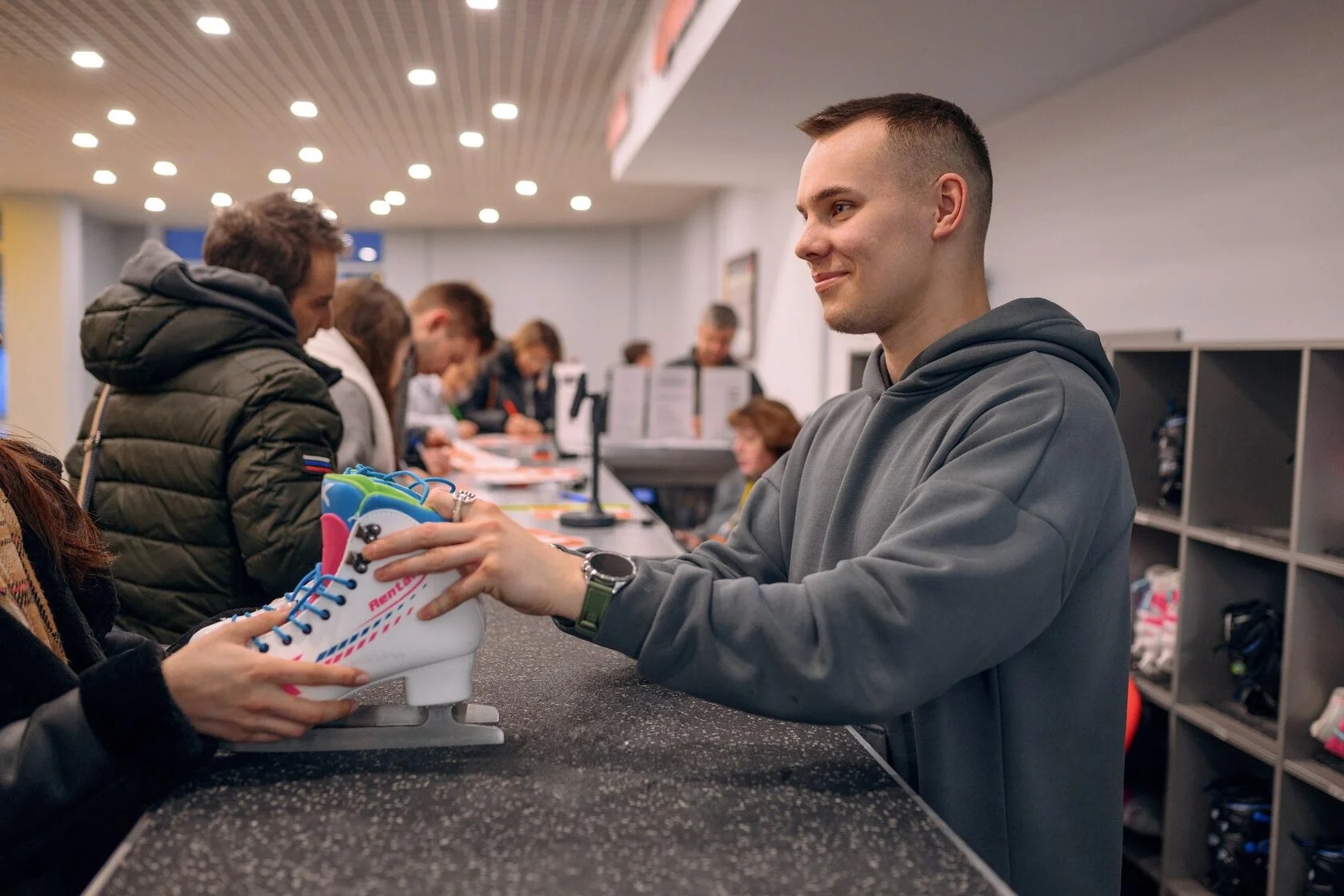 Как развлечь детей в каникулы? Провести время весело поможет Активити-Парк «Полярис». В июле любимое место отдыха дарит подарок всем своим посетителям — праздничную программу каждые выходные. Не пропустите четыре дня прекрасного настроения.