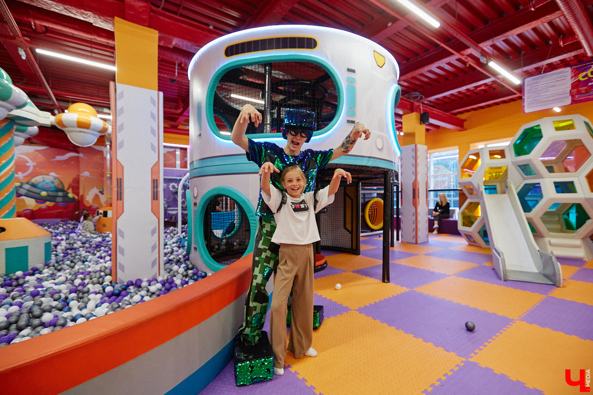 Как развлечь детей в каникулы? Провести время весело поможет Активити-Парк «Полярис». В июле любимое место отдыха дарит подарок всем своим посетителям — праздничную программу каждые выходные. Не пропустите четыре дня прекрасного настроения.