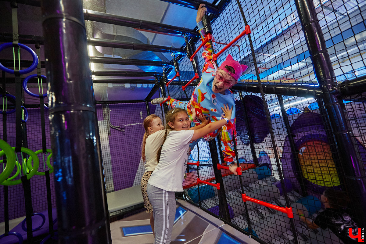 Как развлечь детей в каникулы? Провести время весело поможет Активити-Парк «Полярис». В июле любимое место отдыха дарит подарок всем своим посетителям — праздничную программу каждые выходные. Не пропустите четыре дня прекрасного настроения.