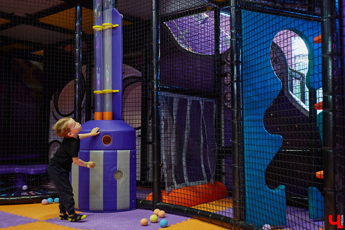 Как развлечь детей в каникулы? Провести время весело поможет Активити-Парк «Полярис». В июле любимое место отдыха дарит подарок всем своим посетителям — праздничную программу каждые выходные. Не пропустите четыре дня прекрасного настроения.