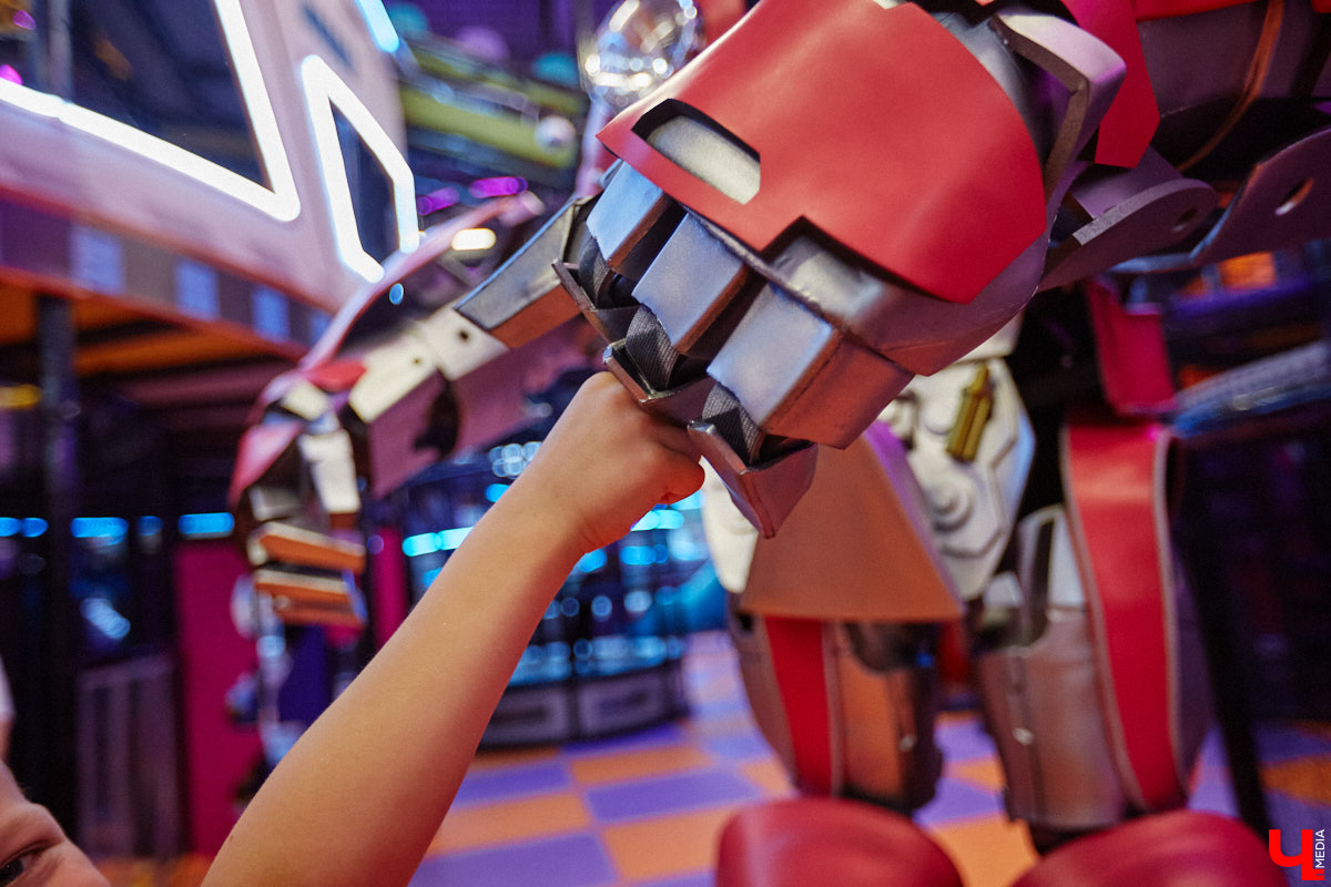 Как развлечь детей в каникулы? Провести время весело поможет Активити-Парк «Полярис». В июле любимое место отдыха дарит подарок всем своим посетителям — праздничную программу каждые выходные. Не пропустите четыре дня прекрасного настроения.