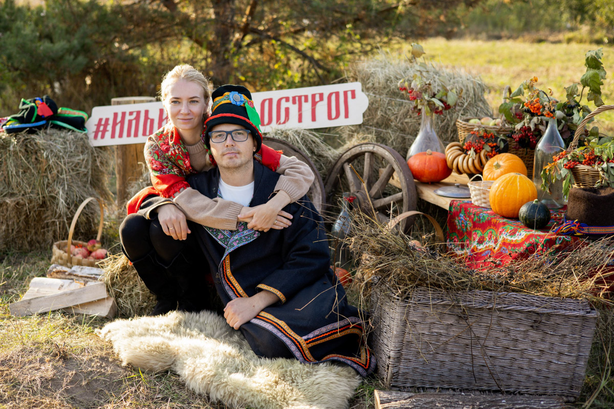 Погрузиться в атмосферу крестьянской Руси, отдохнуть на природе и найти новые фишки для развития своего дела — такое неординарное и заманчивое предложение сделали всем желающим организаторы бизнес-фестиваля «Греби на максимум!» Зачем? Чтобы владимирские предприниматели и самозанятые смогли прокачать скилы в досуговом формате, обсудить актуальные темы и обменяться идеями в неформальной обстановке.