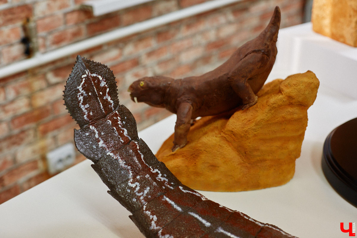 Динозавры не самые древние создания. Кто жил до них несколько сот миллионов лет назад на территории современной России, знает Алексей Логвиненко. Об этом он рассказывает в своем частном музее, где собрал не только макеты доисторических существ в натуральную величину, но и удивительных насекомых со всей планеты.