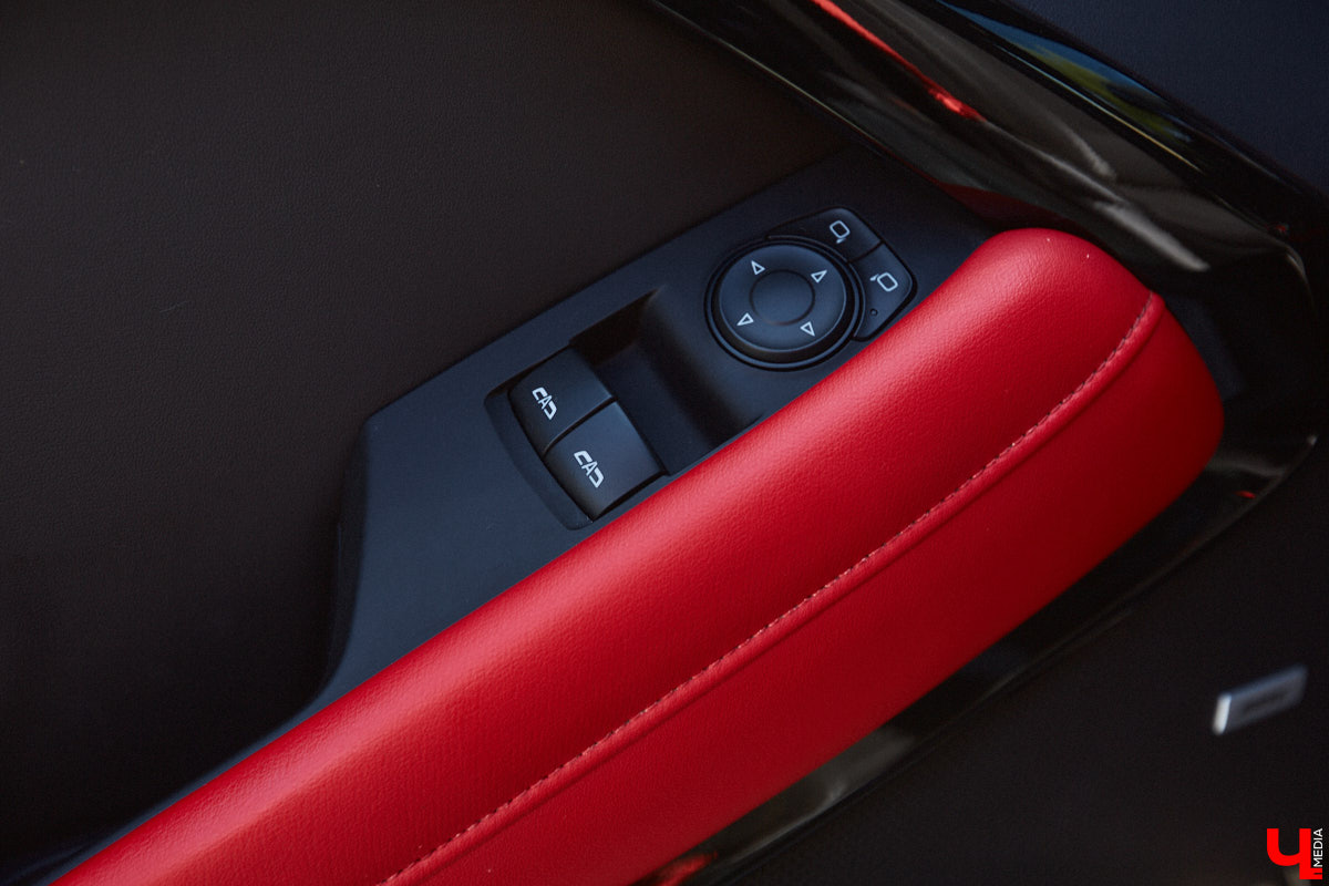 В детстве многие из нас мечтали сесть за руль красивой машины, увиденной на экране или витрине магазина игрушек. Закрыть давний гештальт решил Тимур Фатехов. Выбор отца двух прекрасных дочек пал на брутальный Chevrolet Camaro шестого поколения. Впечатлениями о приобретенном маслкаре владимирец поделился с «Ключ-Медиа».