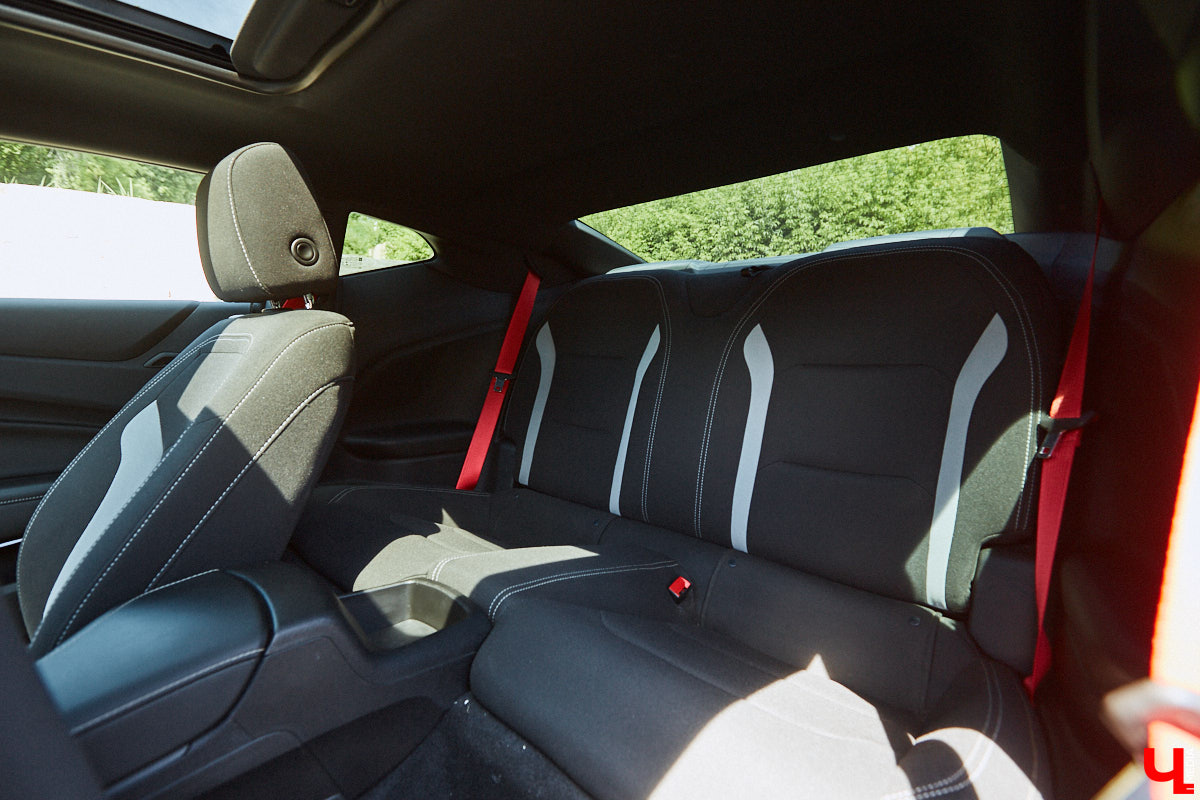 В детстве многие из нас мечтали сесть за руль красивой машины, увиденной на экране или витрине магазина игрушек. Закрыть давний гештальт решил Тимур Фатехов. Выбор отца двух прекрасных дочек пал на брутальный Chevrolet Camaro шестого поколения. Впечатлениями о приобретенном маслкаре владимирец поделился с «Ключ-Медиа».