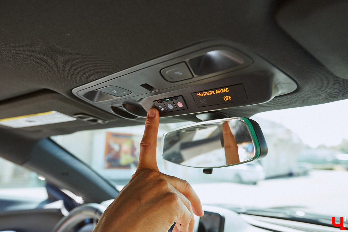 В детстве многие из нас мечтали сесть за руль красивой машины, увиденной на экране или витрине магазина игрушек. Закрыть давний гештальт решил Тимур Фатехов. Выбор отца двух прекрасных дочек пал на брутальный Chevrolet Camaro шестого поколения. Впечатлениями о приобретенном маслкаре владимирец поделился с «Ключ-Медиа».