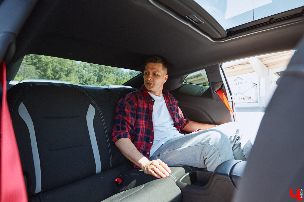 В детстве многие из нас мечтали сесть за руль красивой машины, увиденной на экране или витрине магазина игрушек. Закрыть давний гештальт решил Тимур Фатехов. Выбор отца двух прекрасных дочек пал на брутальный Chevrolet Camaro шестого поколения. Впечатлениями о приобретенном маслкаре владимирец поделился с «Ключ-Медиа».