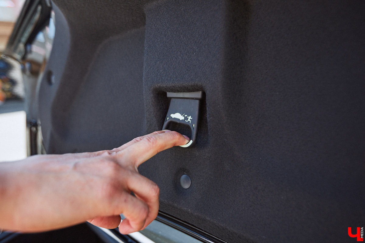 В детстве многие из нас мечтали сесть за руль красивой машины, увиденной на экране или витрине магазина игрушек. Закрыть давний гештальт решил Тимур Фатехов. Выбор отца двух прекрасных дочек пал на брутальный Chevrolet Camaro шестого поколения. Впечатлениями о приобретенном маслкаре владимирец поделился с «Ключ-Медиа».