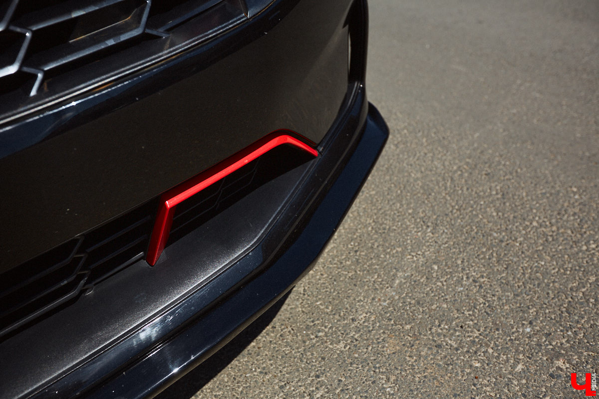 В детстве многие из нас мечтали сесть за руль красивой машины, увиденной на экране или витрине магазина игрушек. Закрыть давний гештальт решил Тимур Фатехов. Выбор отца двух прекрасных дочек пал на брутальный Chevrolet Camaro шестого поколения. Впечатлениями о приобретенном маслкаре владимирец поделился с «Ключ-Медиа».