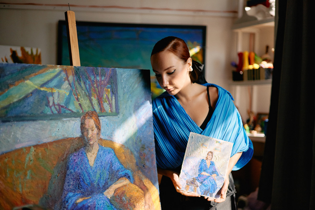 Владимирского фотографа Полину Романычеву не встретишь в джинсах, кроссовках и футболке. ДНК ее стиля составляют винтажные вещи, из которых она формирует изысканные, продуманные до мелочей образы. Четыре повседневных варианта девушка продемонстрировала «Ключ-Медиа».