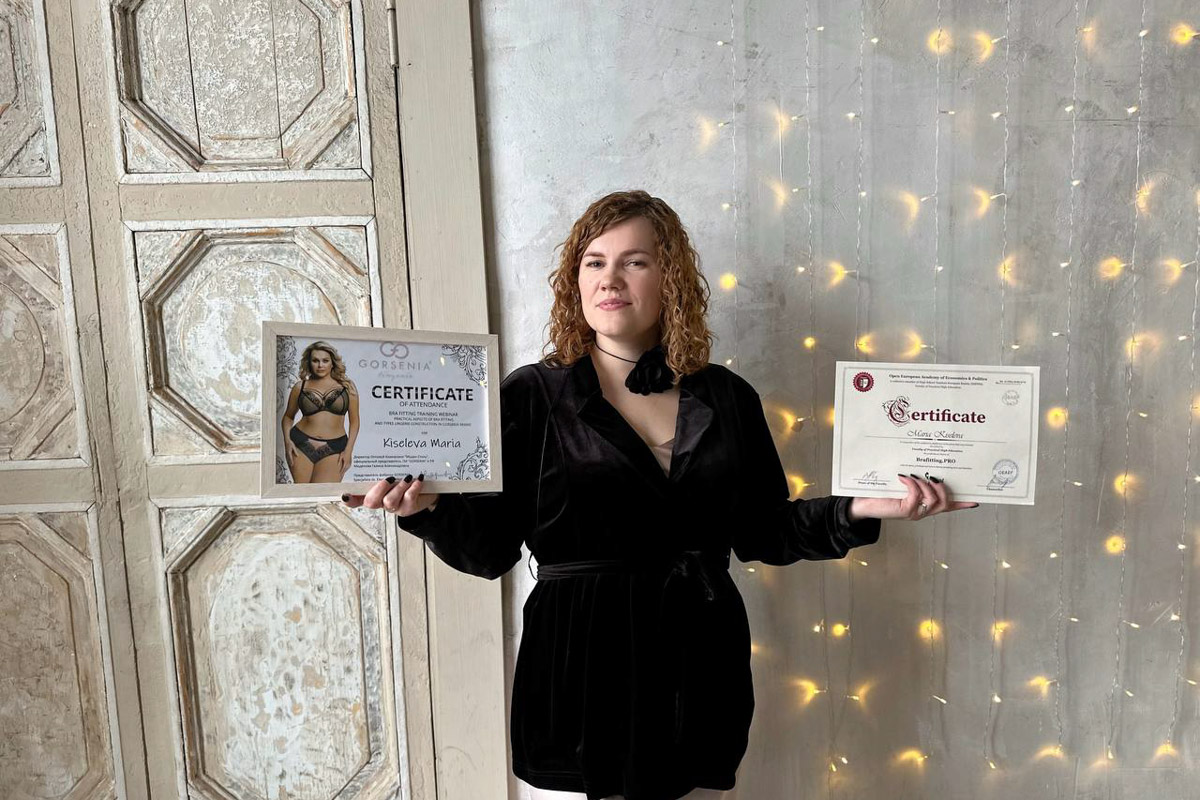 Женщины поймут, как сложно порой подобрать не только красивый, но и удобный бюстгальтер! Для этого даже разработали целую систему — брафиттинг. Во Владимире настоящим асом в нем является Мария Киселева, владелица салона «Танго». На протяжении 12 лет она встречает девушек, которые ищут свой идеальный лиф, и помогает им обрести желаемое. Как ей это удается и почему потом клиентки не хотят возвращаться в обычные магазины, наша героиня рассказала «Ключ-Медиа»!