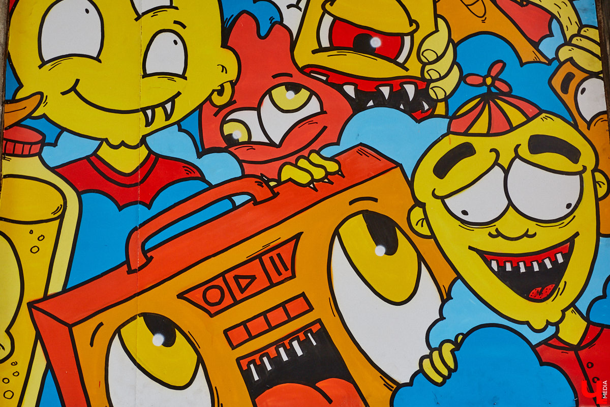 Если Суздаль — музей под открытым небом, то Владимир — творческая площадка. Стрит-арты появляются в городе порой в самых неожиданных местах, оттого их так приятно бывает случайно обнаружить. Надеемся, не испортим сюрприз, подсказав, где расположились новые работы, достойные внимания.